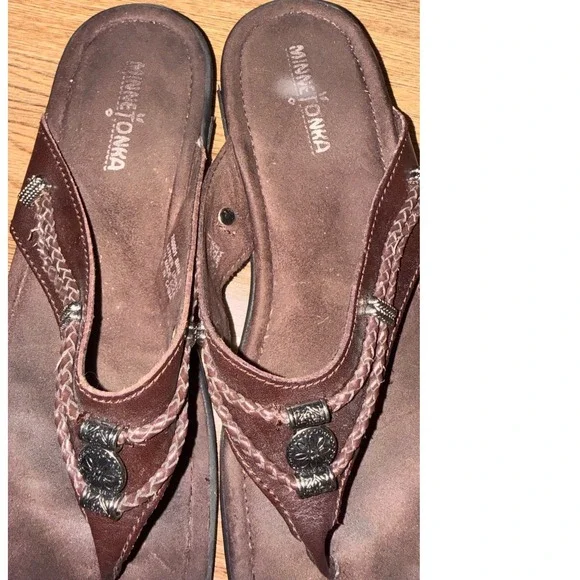 Minnetonka Womens Brown Leather Braided Concho Thong Sandals 700001 BRN Size 11 - Picture 5 of 6